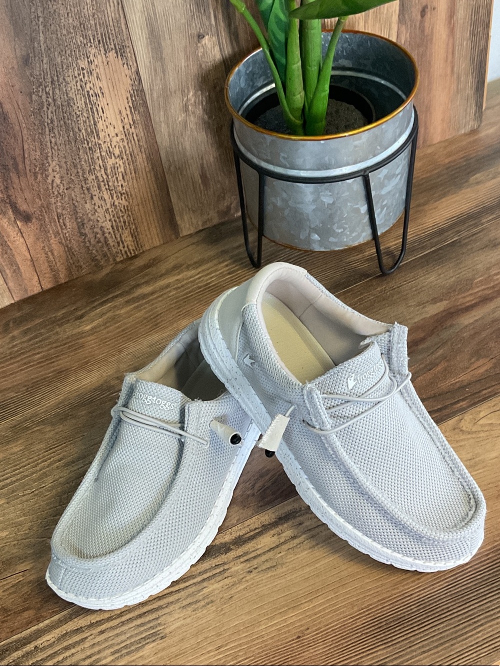 Frogg Toggs Light Gray Men's Slip-On Loafers 8